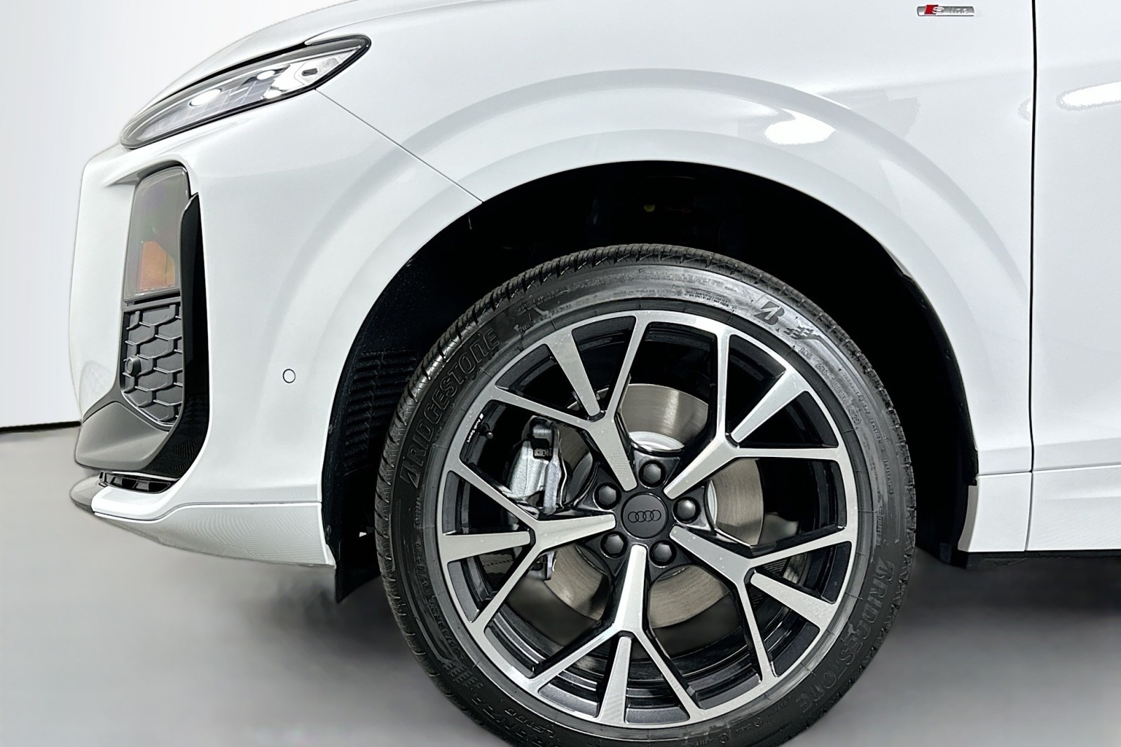 New 2026 Arkona White Audi S line image 11