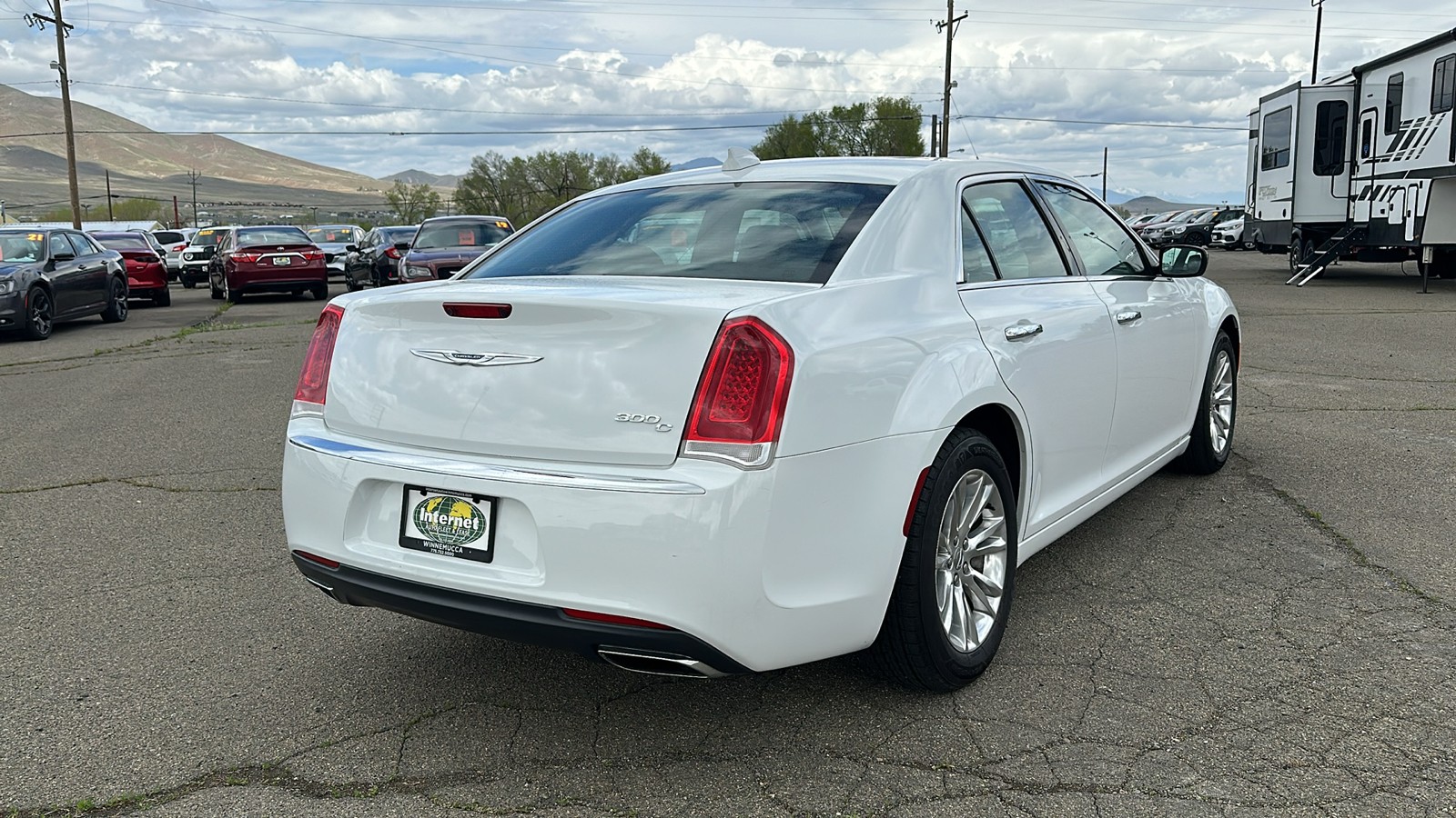 2016 Chrysler 300 300C 3