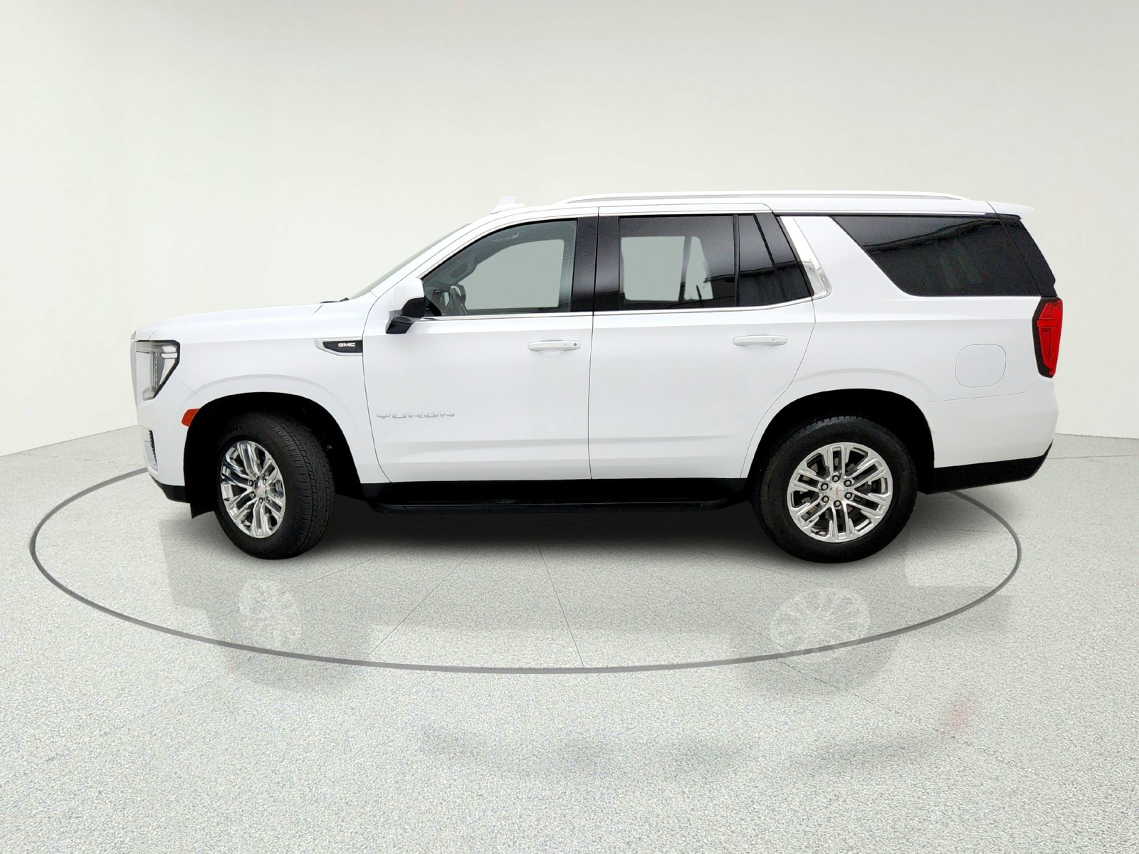 Used 2024 Summit White GMC SLE image 14