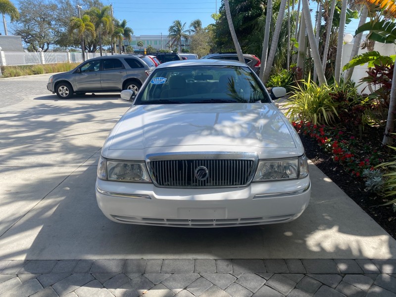 2005 Mercury Grand Marquis GS LOW MILES 49,348 in , 