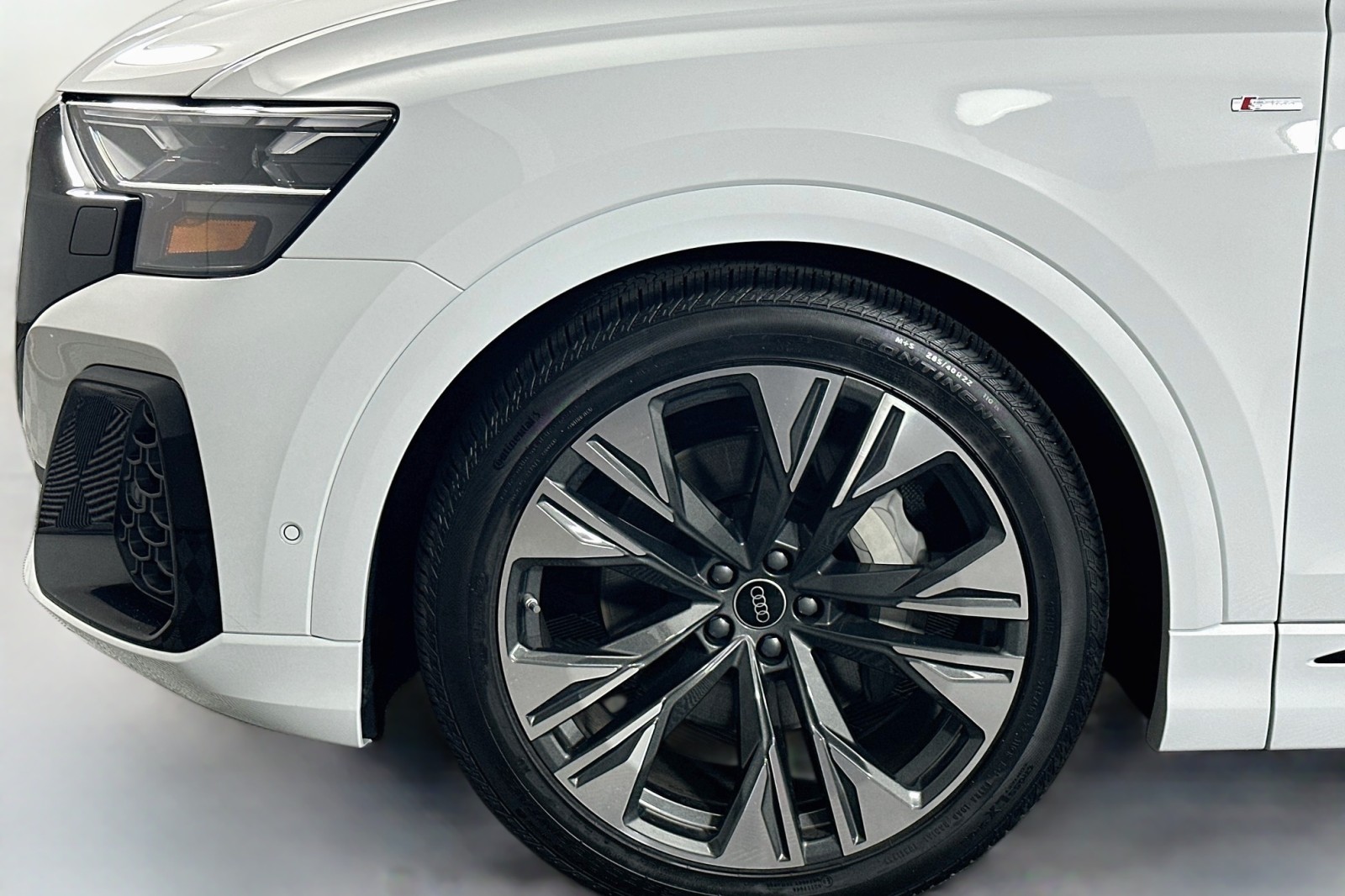 New 2026 Glacier White Metallic Audi Premium Plus image 11