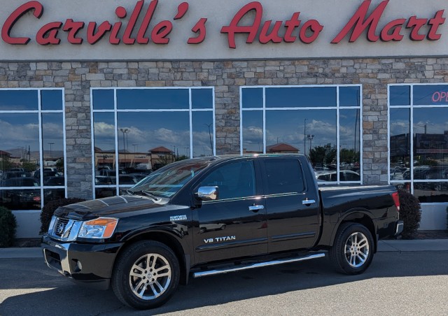 Gray (Magnetic Black) 2015 Nissan Titan SL Crew Cab 4WD Pickup Truck Four-Wheel Drive Automatic