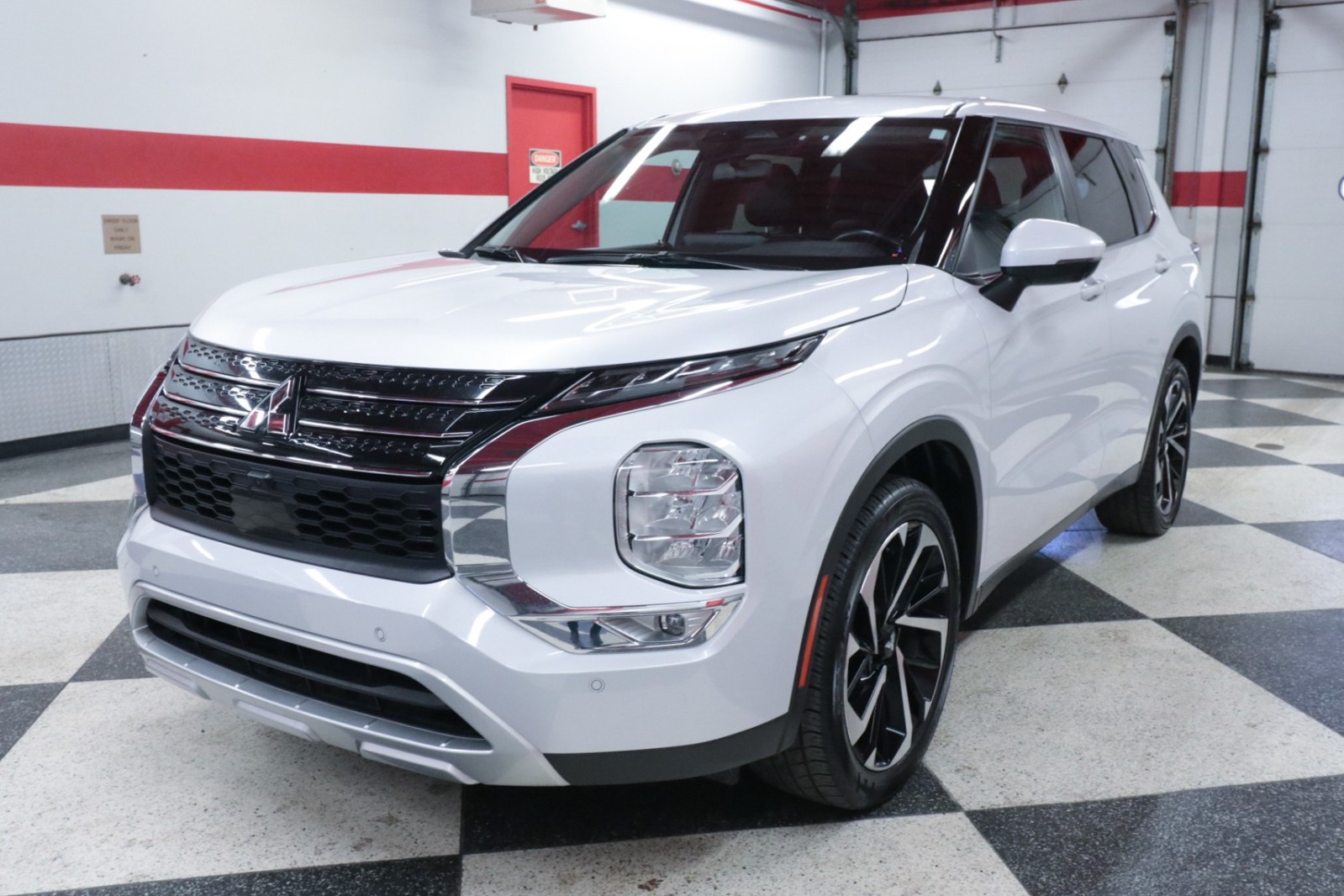 Used Car 2024 Mitsubishi Outlander  Se For Sale Under $25,000 In Austin, Texas