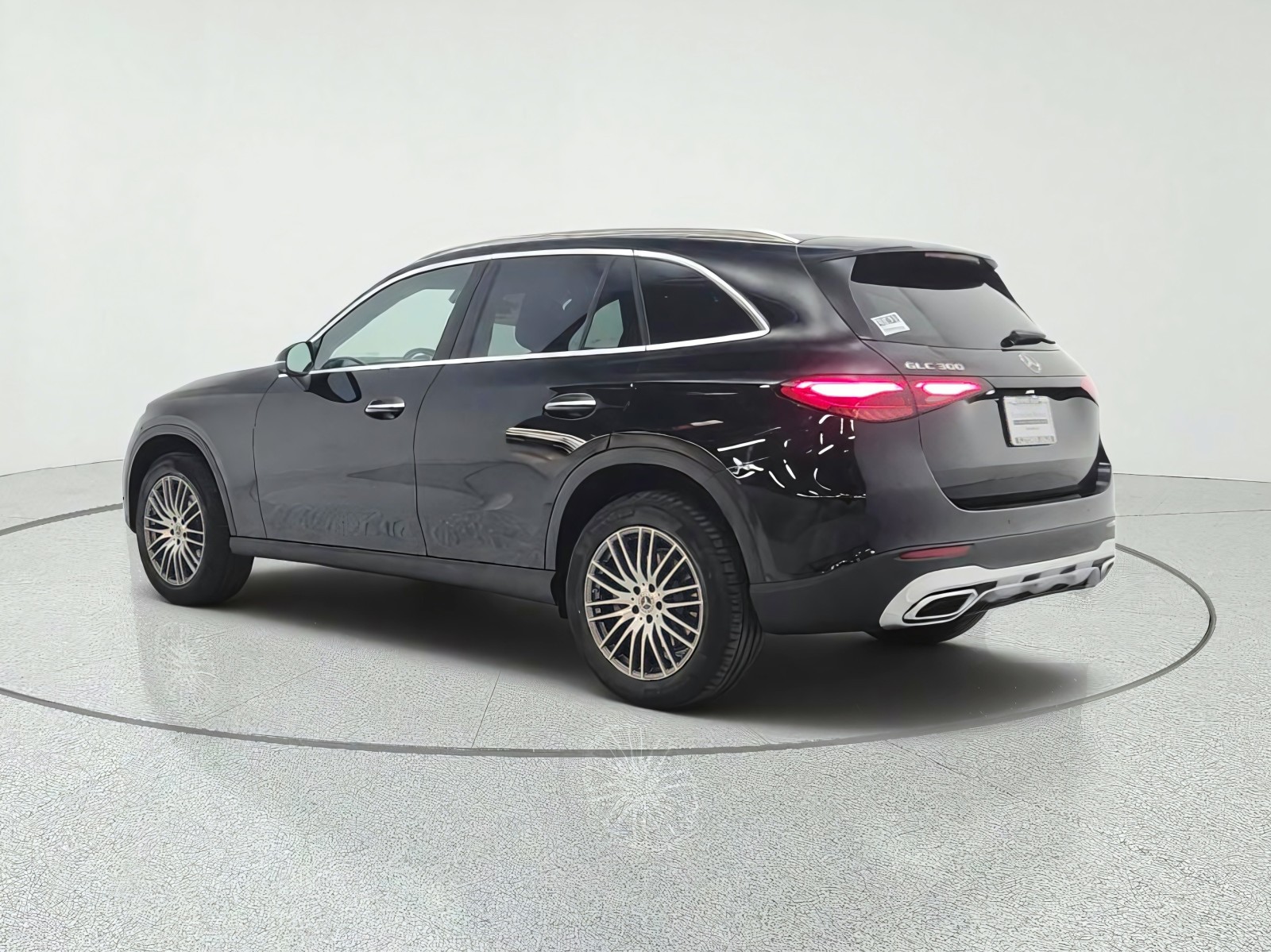 New 2027 Black Mercedes-Benz GLC 300 SUV image 7
