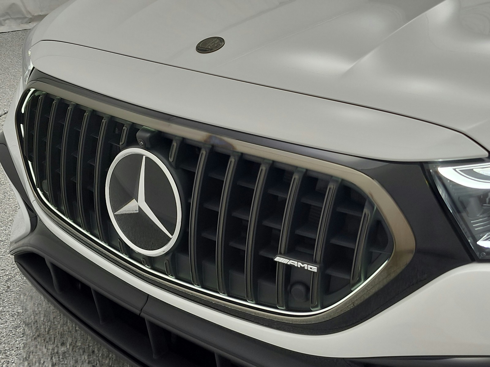 New 2026 MANUFAKTUR Moonlight White Metallic Mercedes-Benz AMG® E 53 E 4MATIC+ Sedan image 14