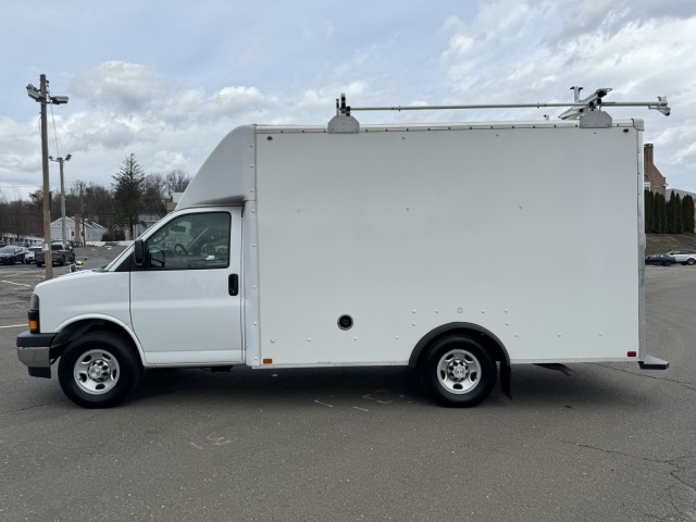 2021 Chevrolet Express Commercial Cutaway Box Van 2