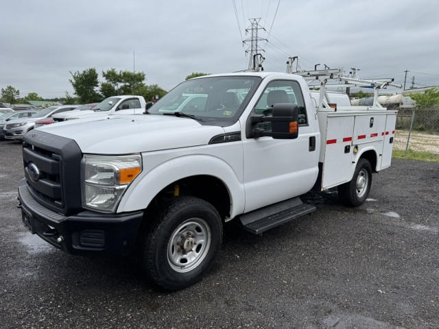 2015 Ford F-350 4x4 Service Body w Ladder Racks XL in ,