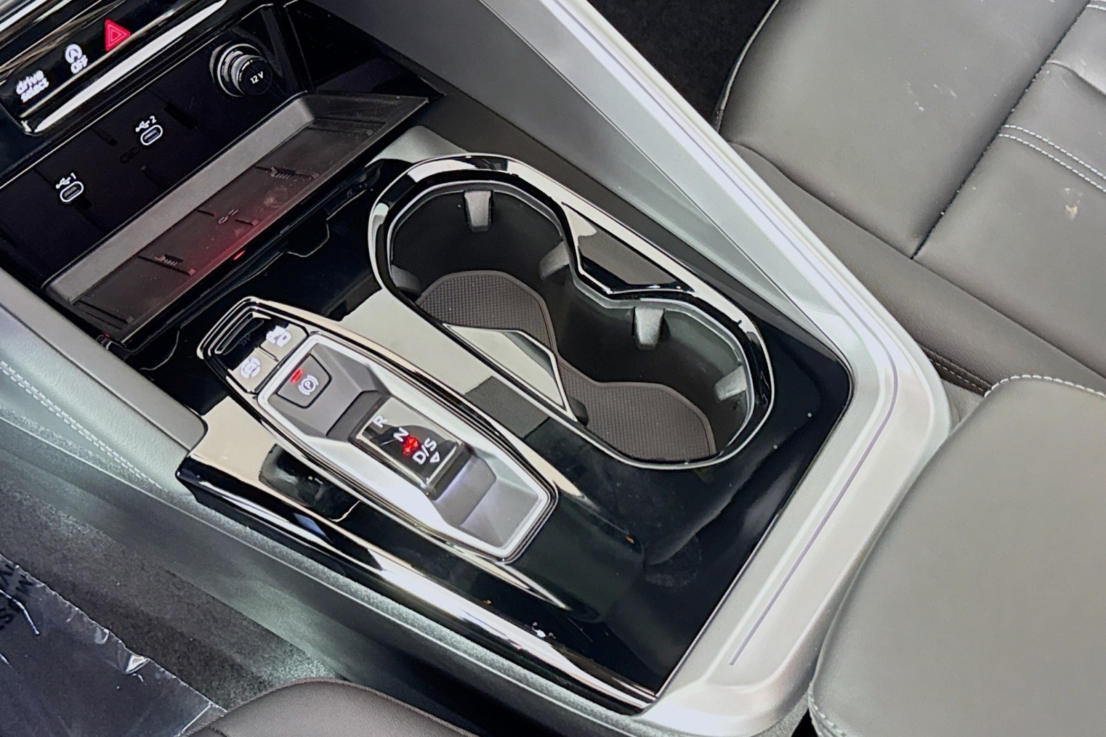 New 2025 Glacier White Metallic Audi Premium Plus 2.0 TFSI quattro image 15