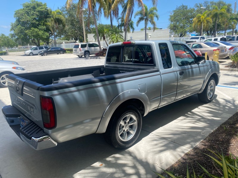 2002 Nissan Frontier 2WD XE XCAB 5 SPD AC 4 CYL in ,