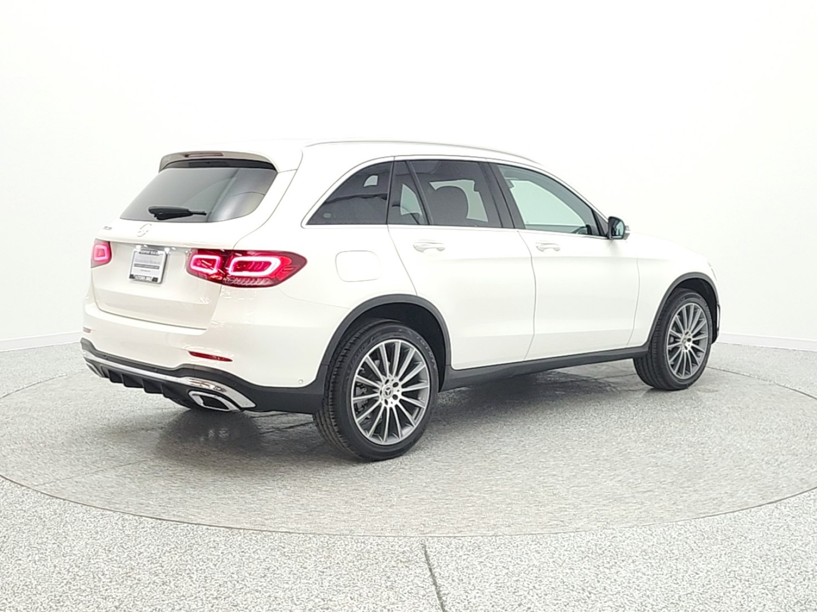 Used 2022 Polar White Mercedes-Benz GLC 300 SUV image 6