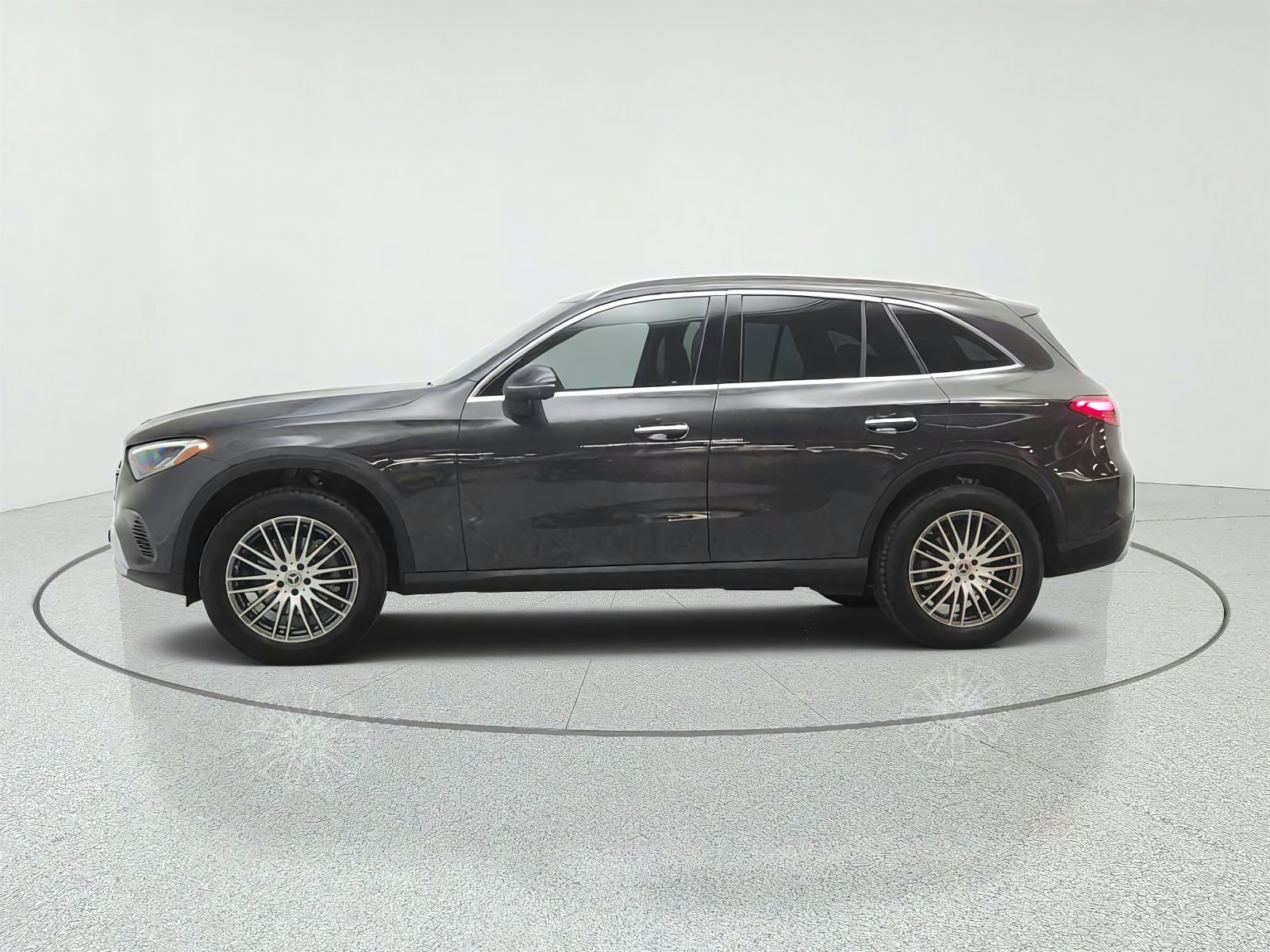 Used 2024 Graphite Grey Metallic Mercedes-Benz GLC 300 SUV image 8