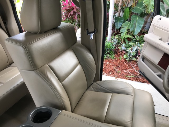 2007 Ford F-150 Lariat Two-Toned Paint Leather Seats CD Changer Tow Package in pompano beach, Florida