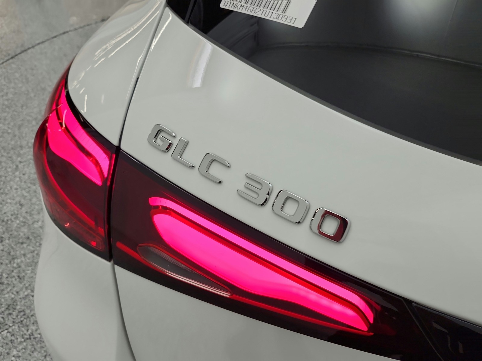 New 2026 Polar White Mercedes-Benz GLC 300 image 17