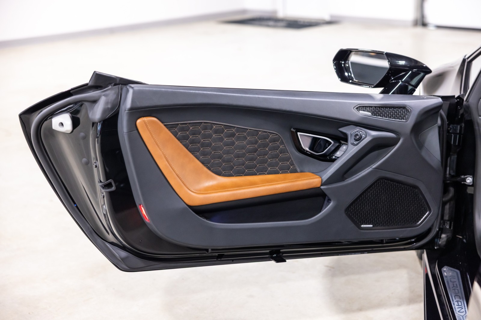 2023 Lamborghini Huracan EVO - Photo 29
