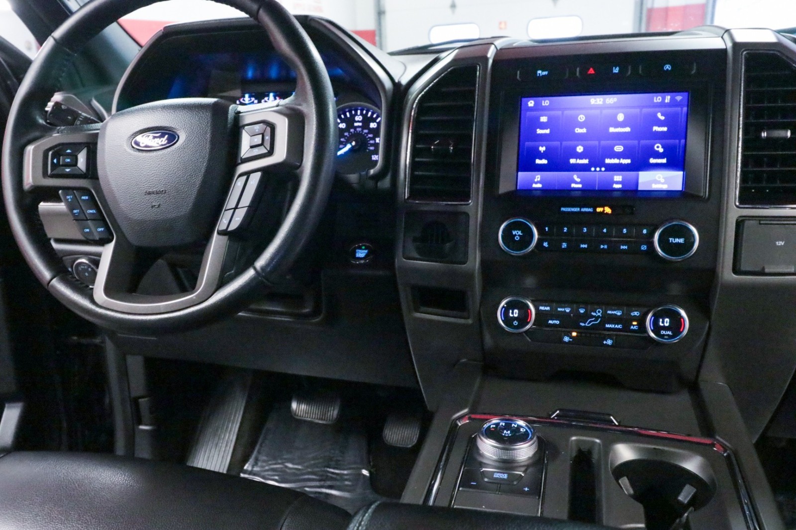 Used Car 2020 Ford Expedition  Xlt For Sale Under $30,000 In Austin, Texas