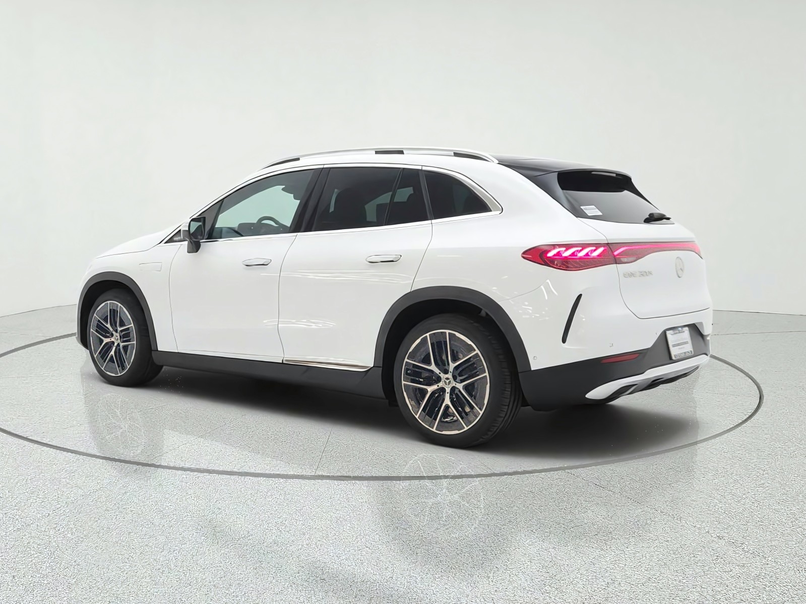 New 2027 MANUFAKTUR Moonlight White Metallic Mercedes-Benz EQE 320+ SUV image 7