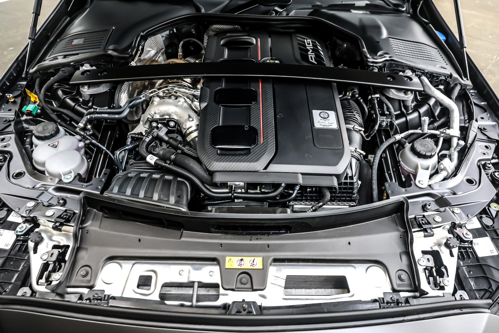 New 2026 MANUFAKTUR Graphite Grey Magno Mercedes-Benz AMG® C 63 S E Performance Sedan image 11