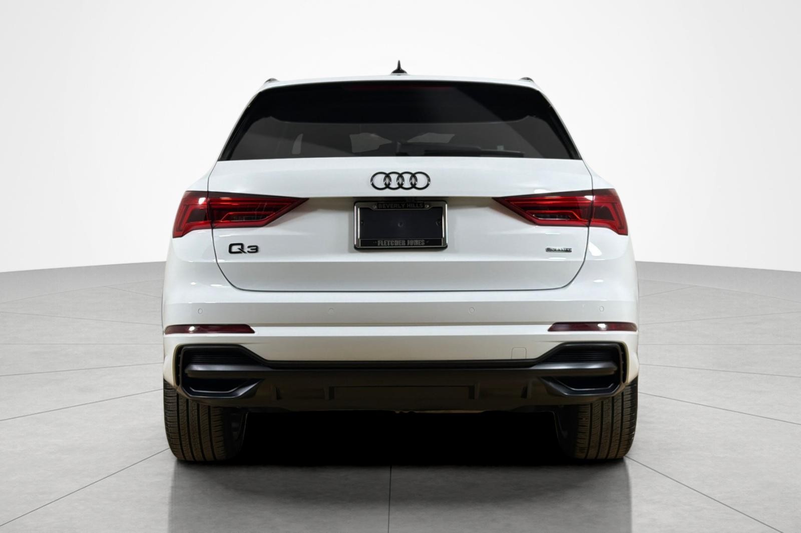 Used 2022 Ibis White Audi S line Premium 45 TFSI quattro image 4