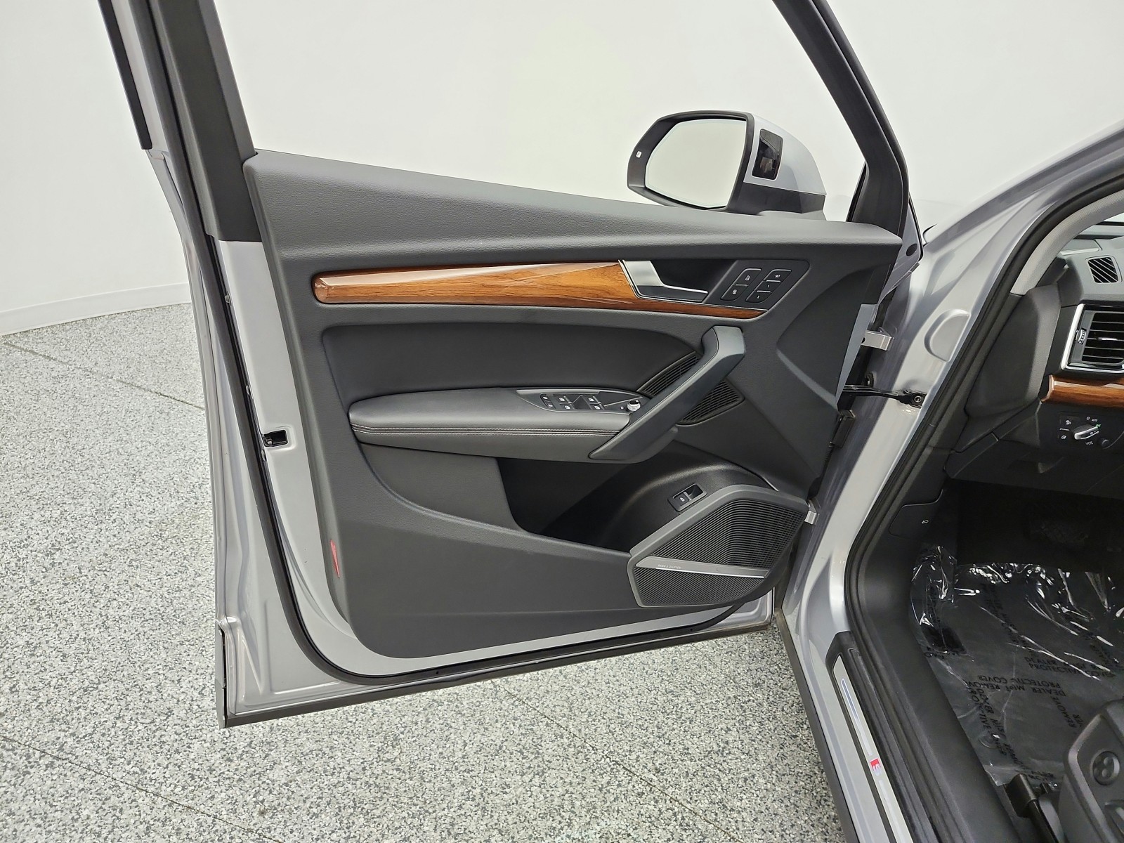 Used 2023 Florett Silver Metallic Audi S line Premium Plus image 15