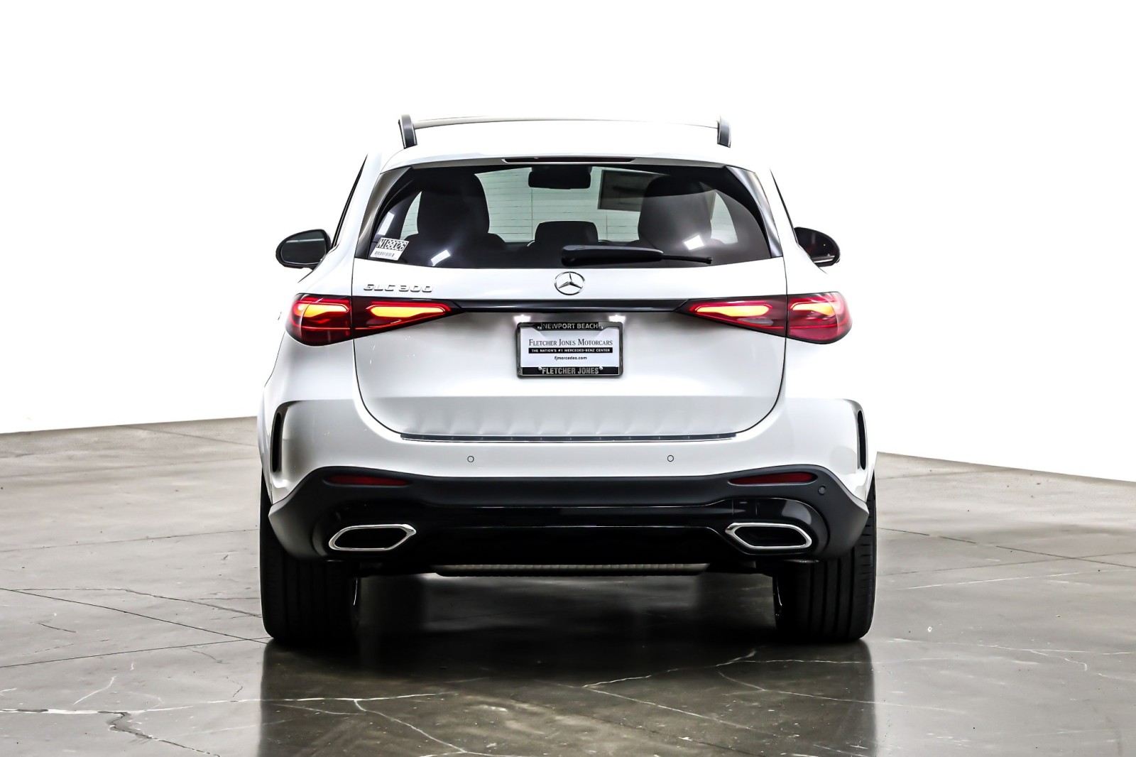 New 2026 Polar White Mercedes-Benz GLC 300 image 3