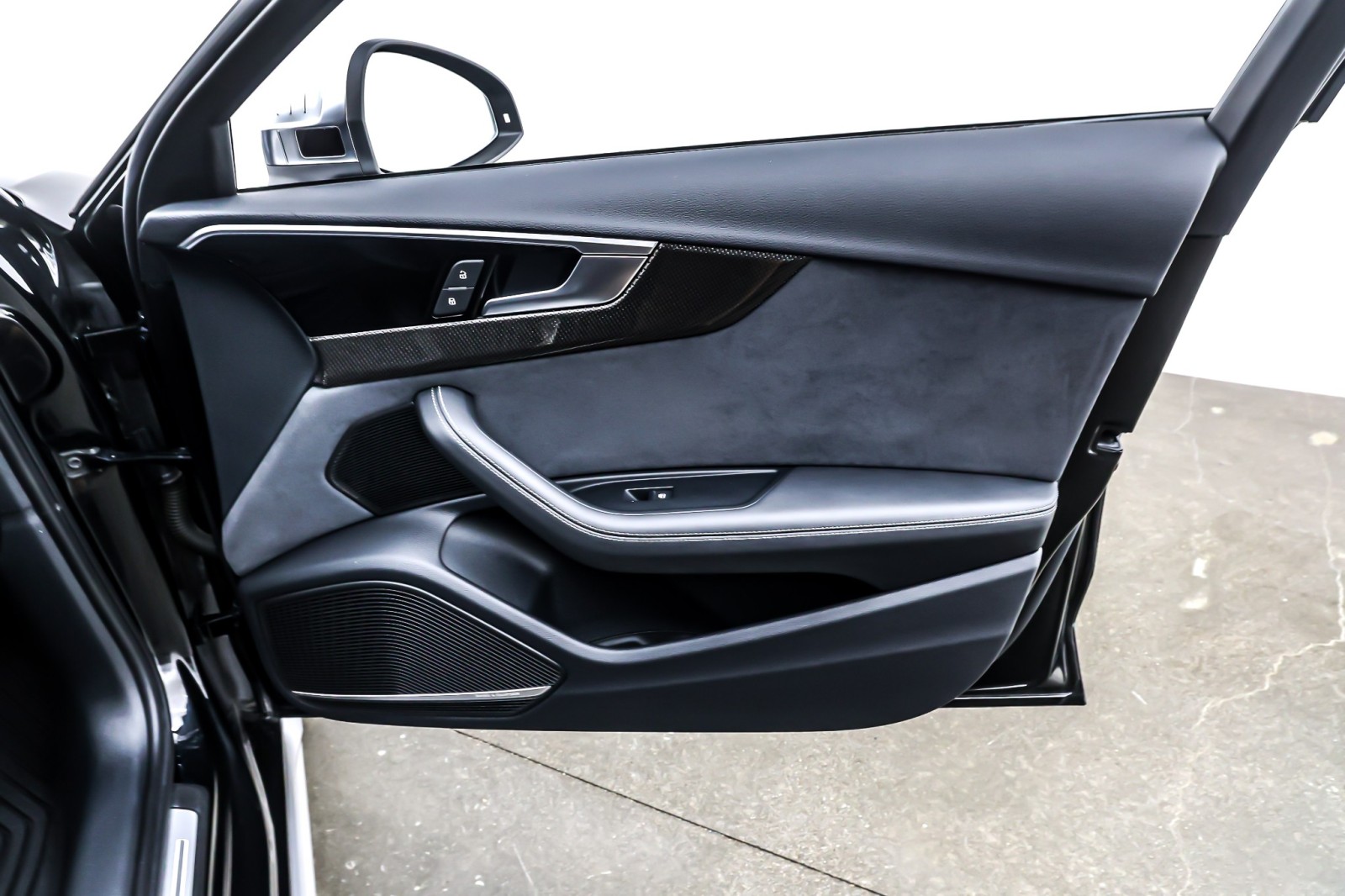 Used 2023 Mythos Black Metallic Audi Premium Plus 3.0 TFSI quattro image 24