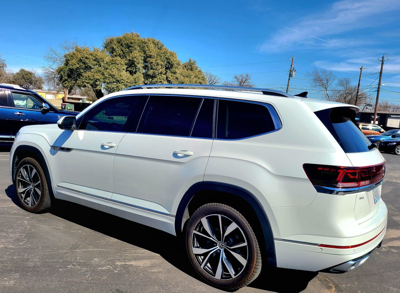 Used Car 2024 Volkswagen Atlas  2.0t Sel Premium R-line For Sale Under $40,000 In Austin, Texas