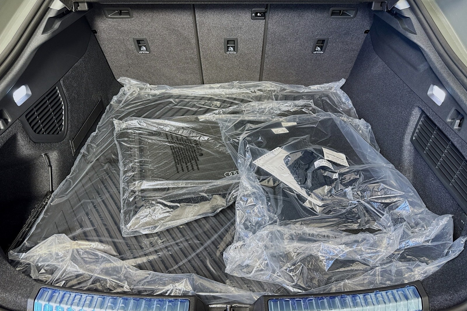 New 2025 Chronos Gray Metallic Audi Premium Plus 2.0 TFSI quattro image 25