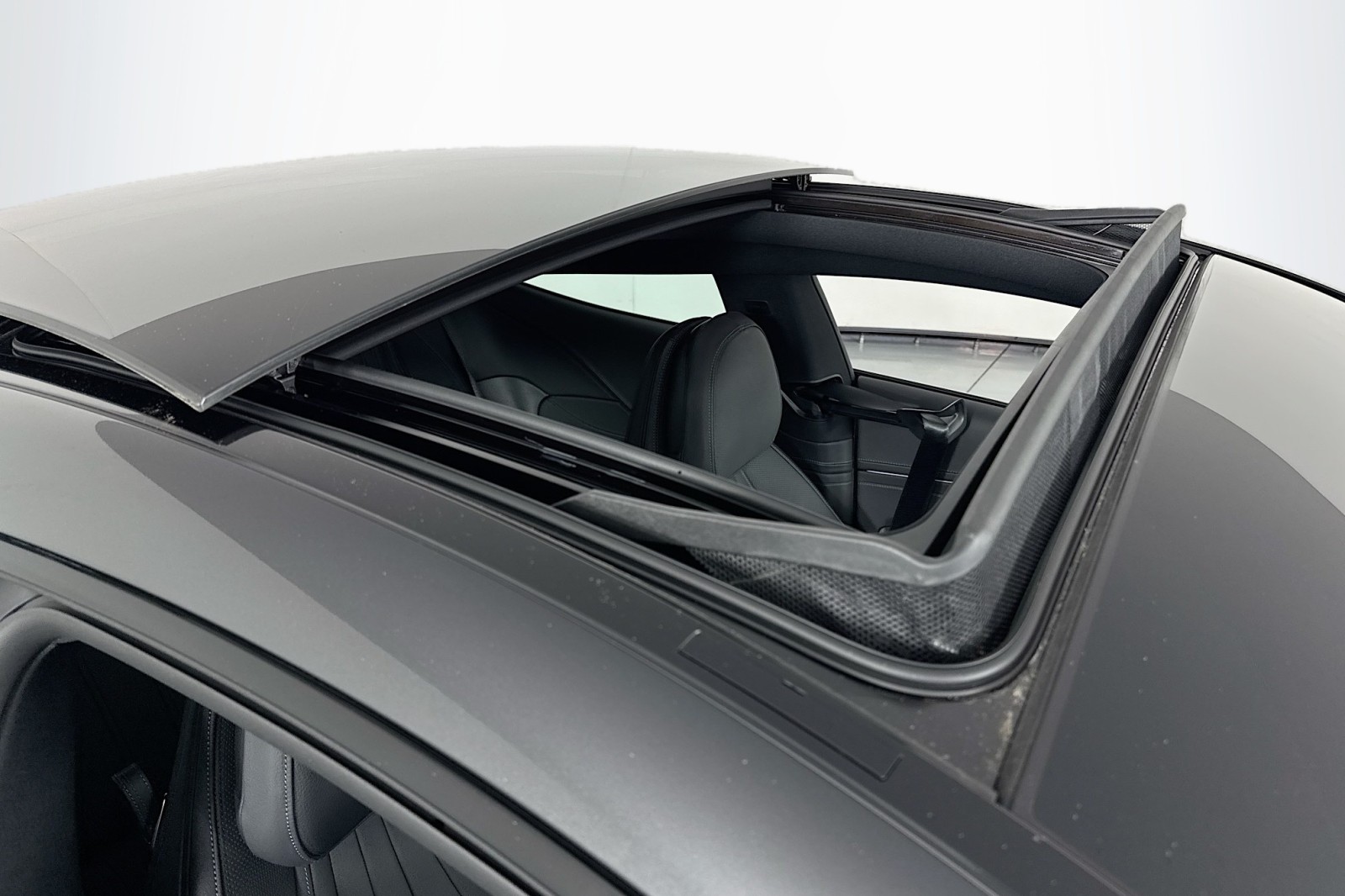 New 2026 Graphite Grey Metallic Mercedes-Benz CLE 450 4MATIC® Coupe image 21