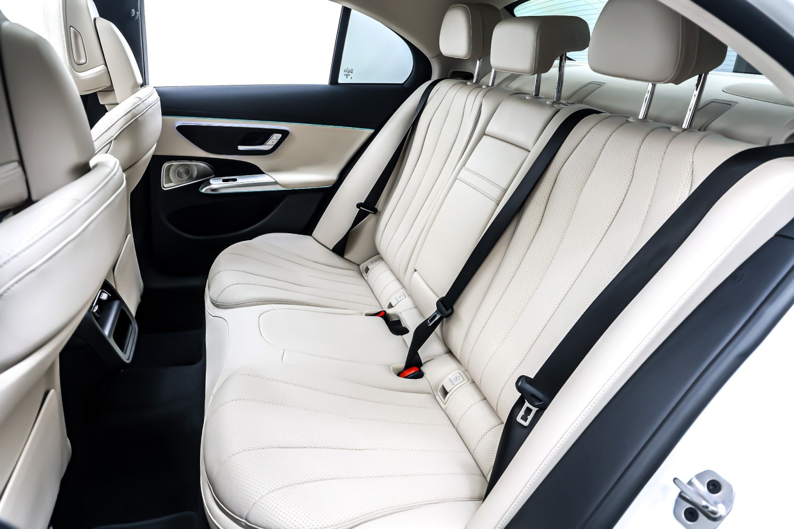 New 2026 Polar White Mercedes-Benz E 350 image 8