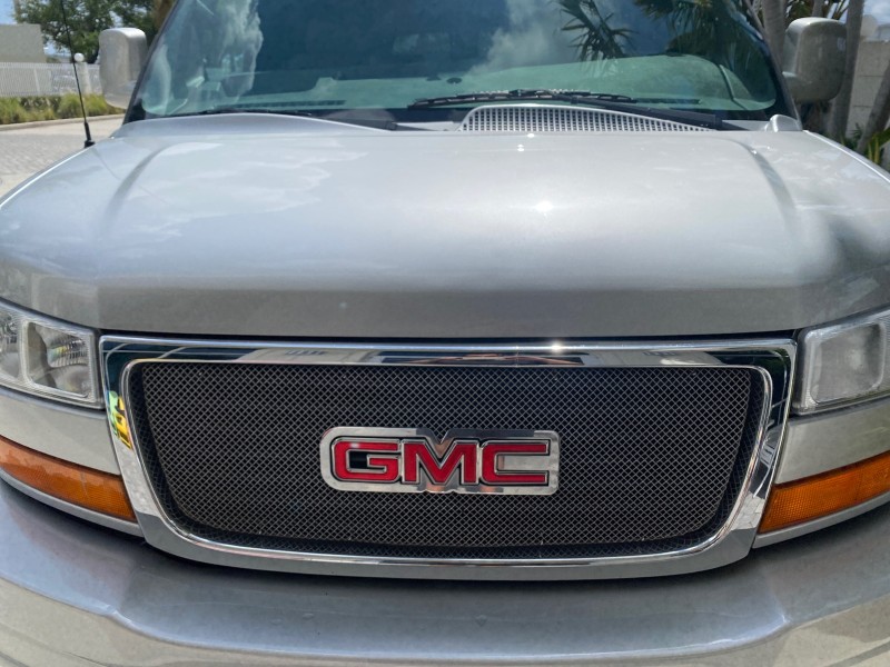 2013 GMC SAVANA HI TOP CONVERSION HANDICAP LIFT LOW MILES 24,857 in , 