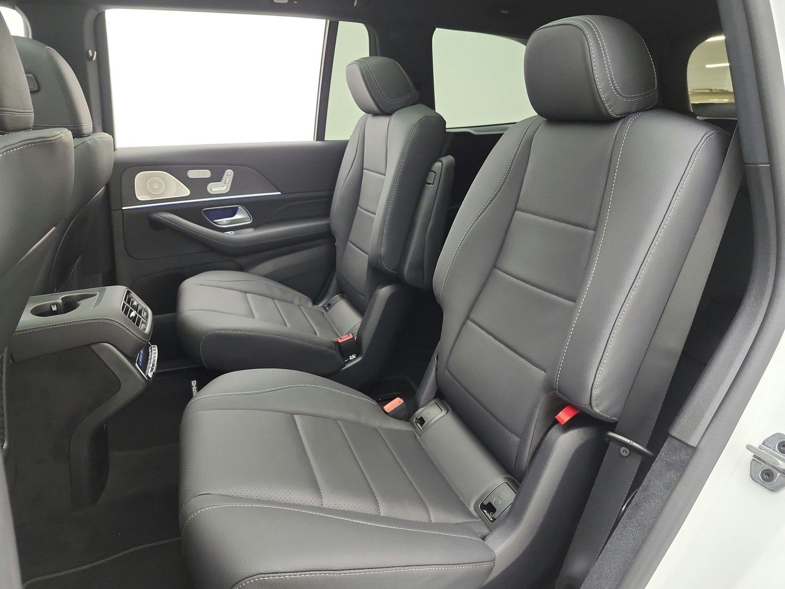 New 2026 Polar White Mercedes-Benz GLS 450 4MATIC® SUV image 11