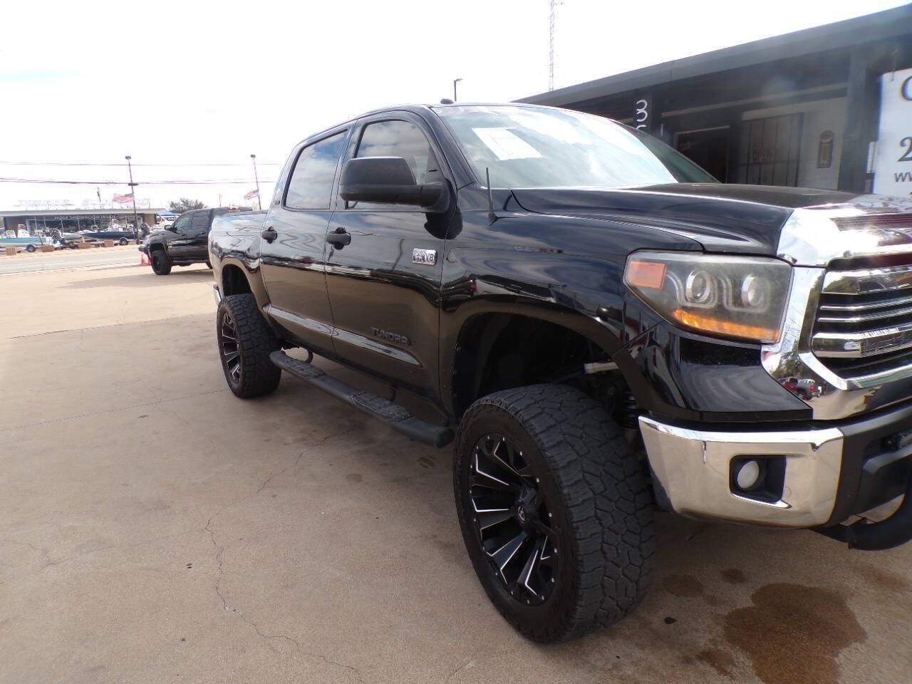 View vehicle photo 4