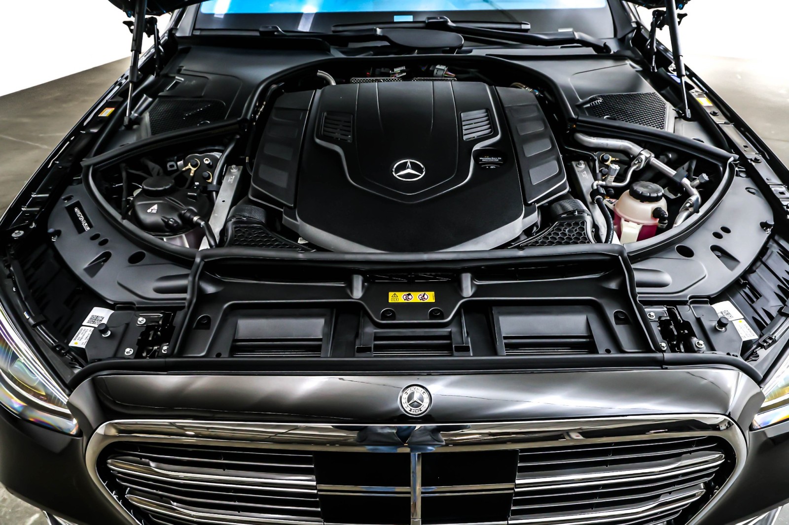 New 2026 Obsidian Black Metallic Mercedes-Benz S 580 image 11