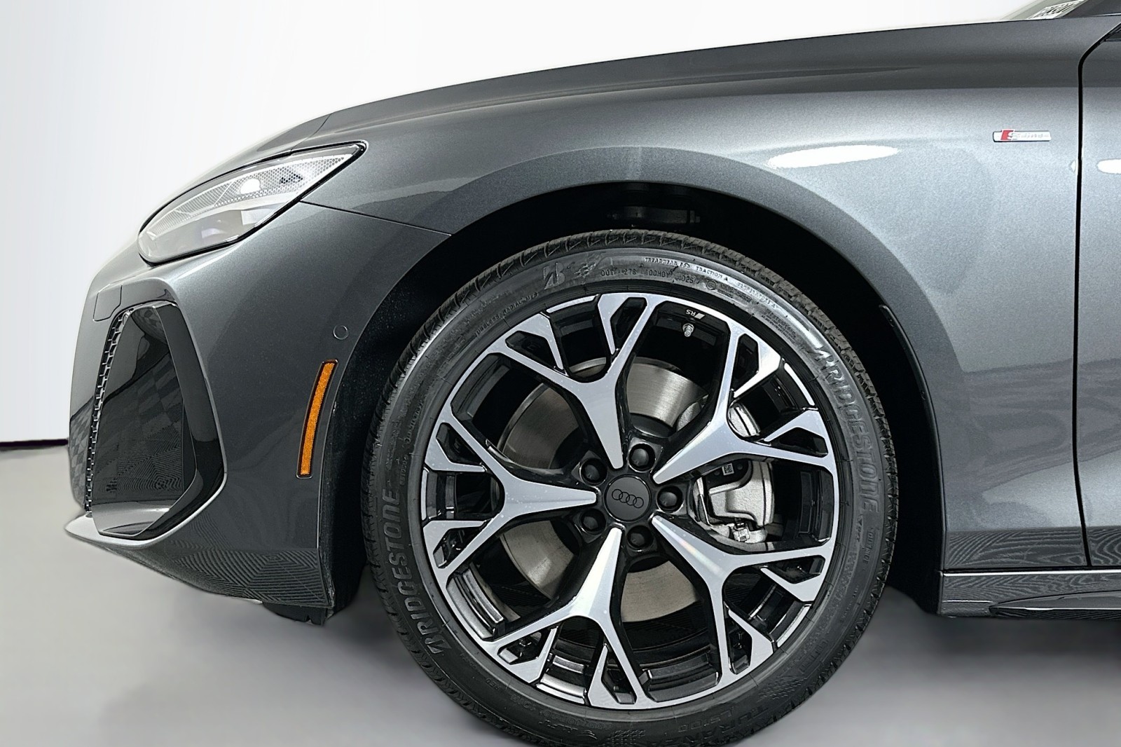 New 2026 Daytona Gray Pearl Effect Audi Premium Plus image 11