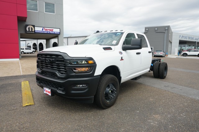 Bright White Clear Coat 2026 RAM 3500 Chassis Tradesman Crew Cab LB DRW 4WD Pickup Truck Four-Wheel Drive Automatic
