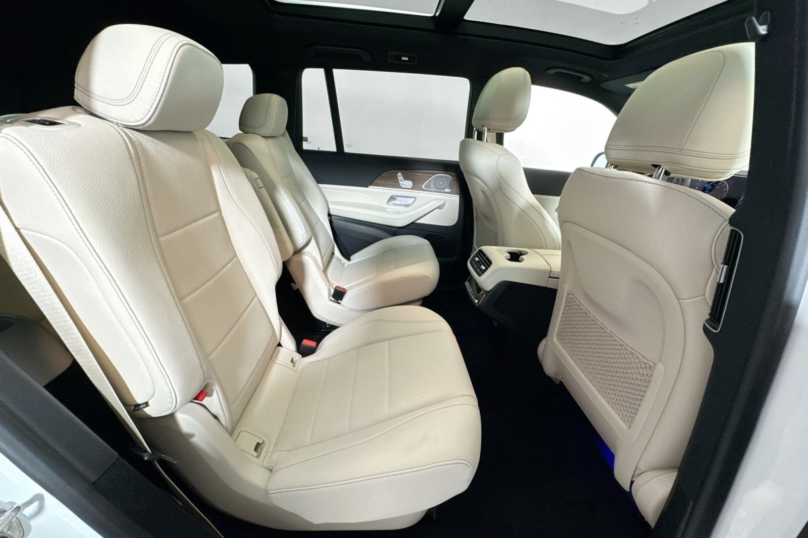 New 2026 MANUFAKTUR Moonlight White Metallic Mercedes-Benz GLS 450 4MATIC® SUV image 26