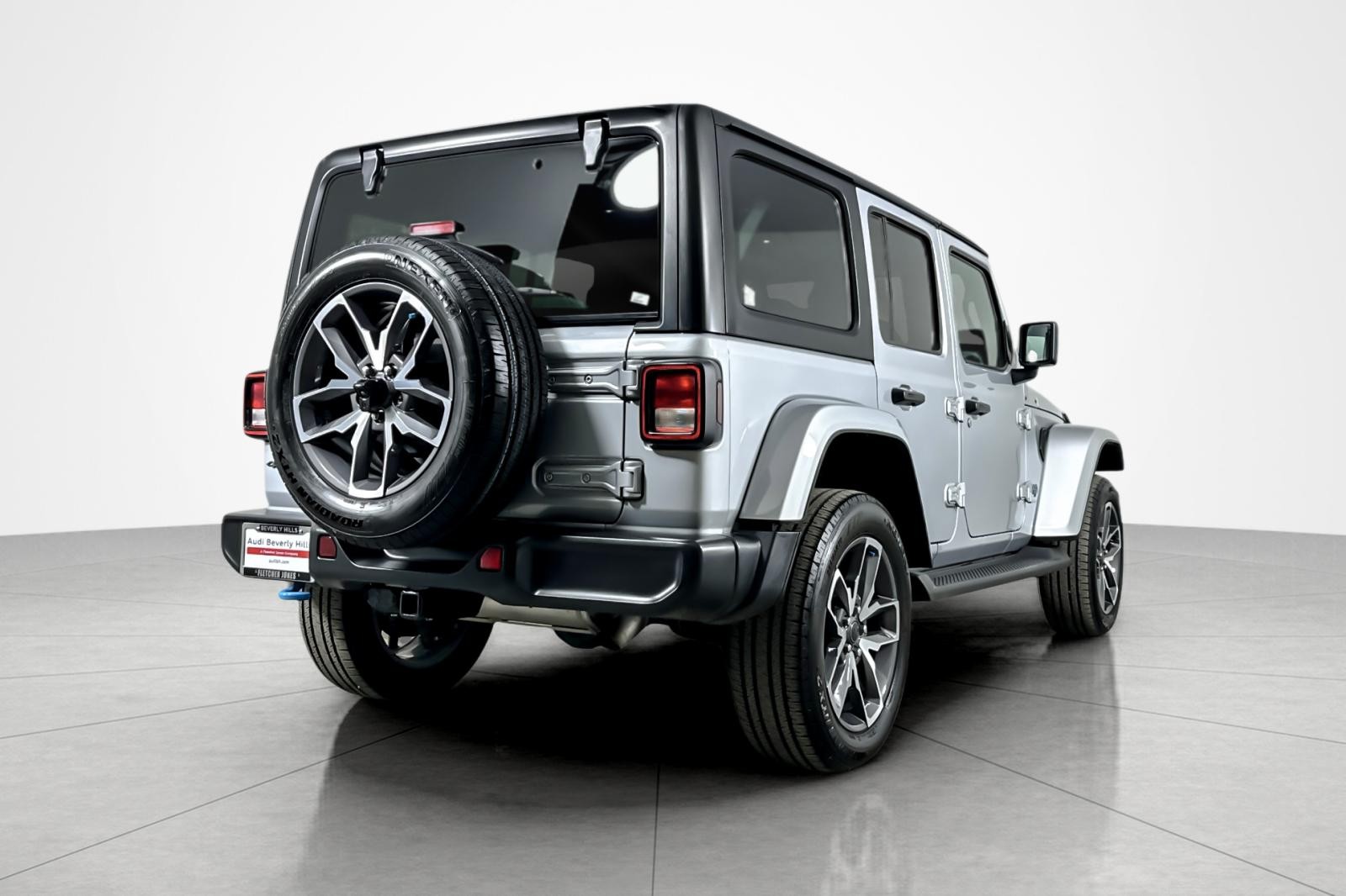 Used 2024 SILVER Jeep Sport S image 5
