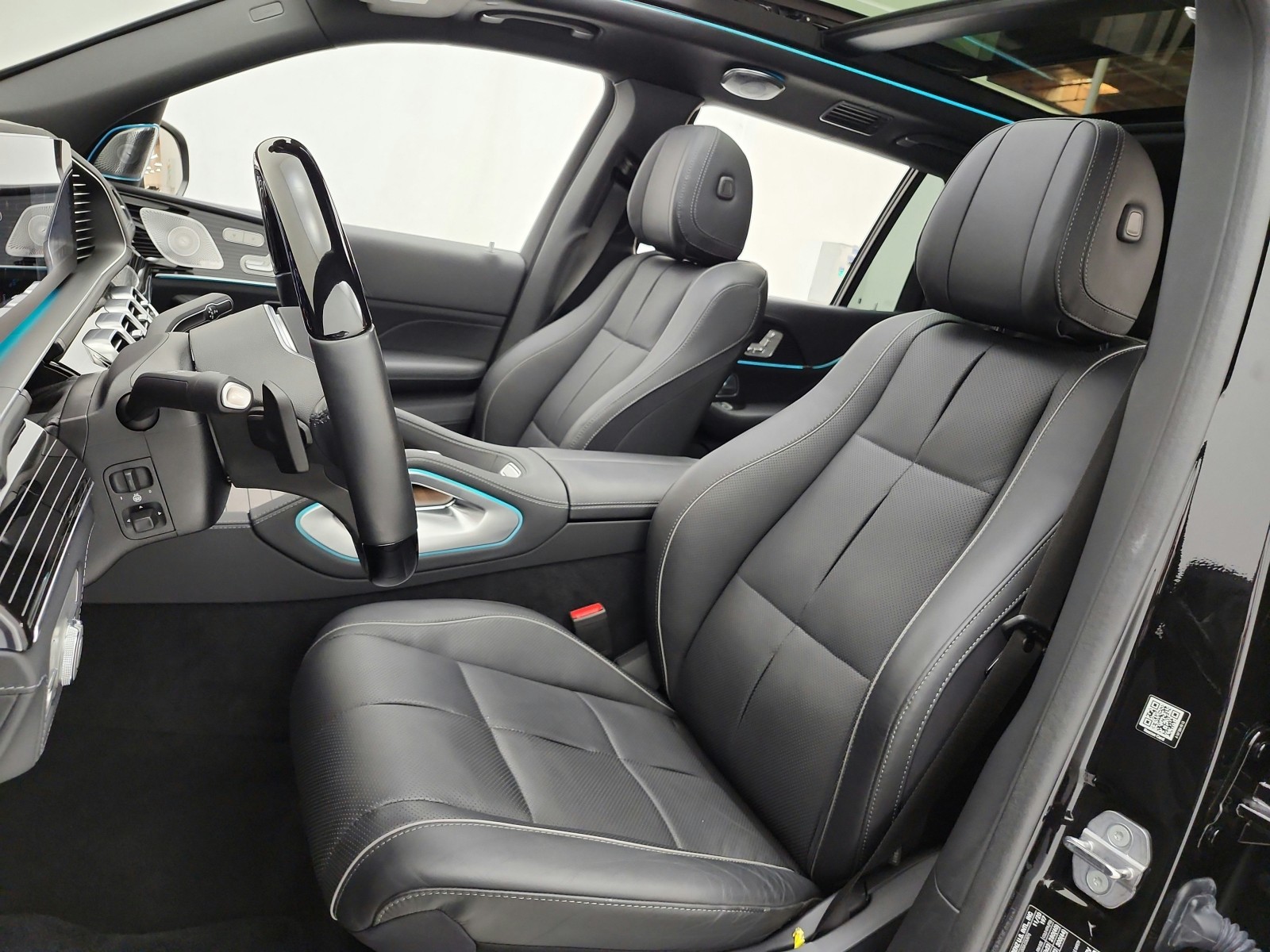 Certified Used 2021 Obsidian Black Metallic Mercedes-Benz Maybach GLS 600 4MATIC® SUV image 10
