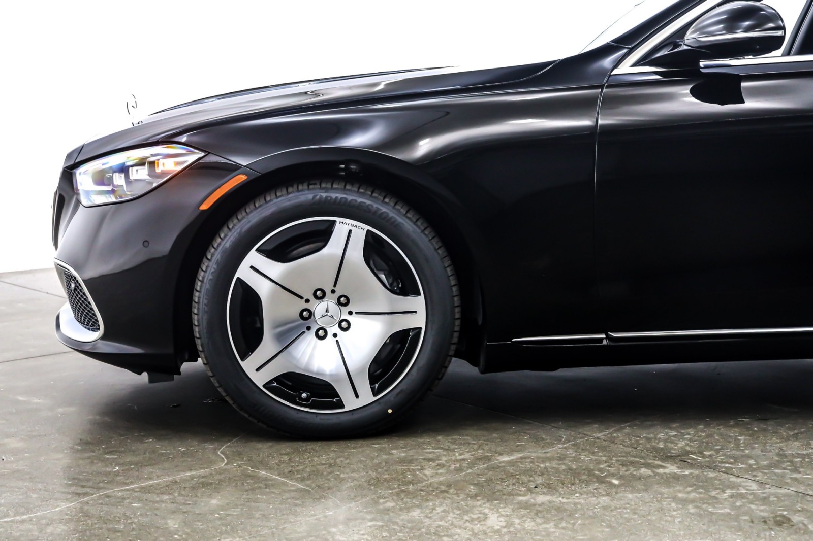 New 2026 Obsidian Black Metallic Mercedes-Benz Maybach S 580 image 10