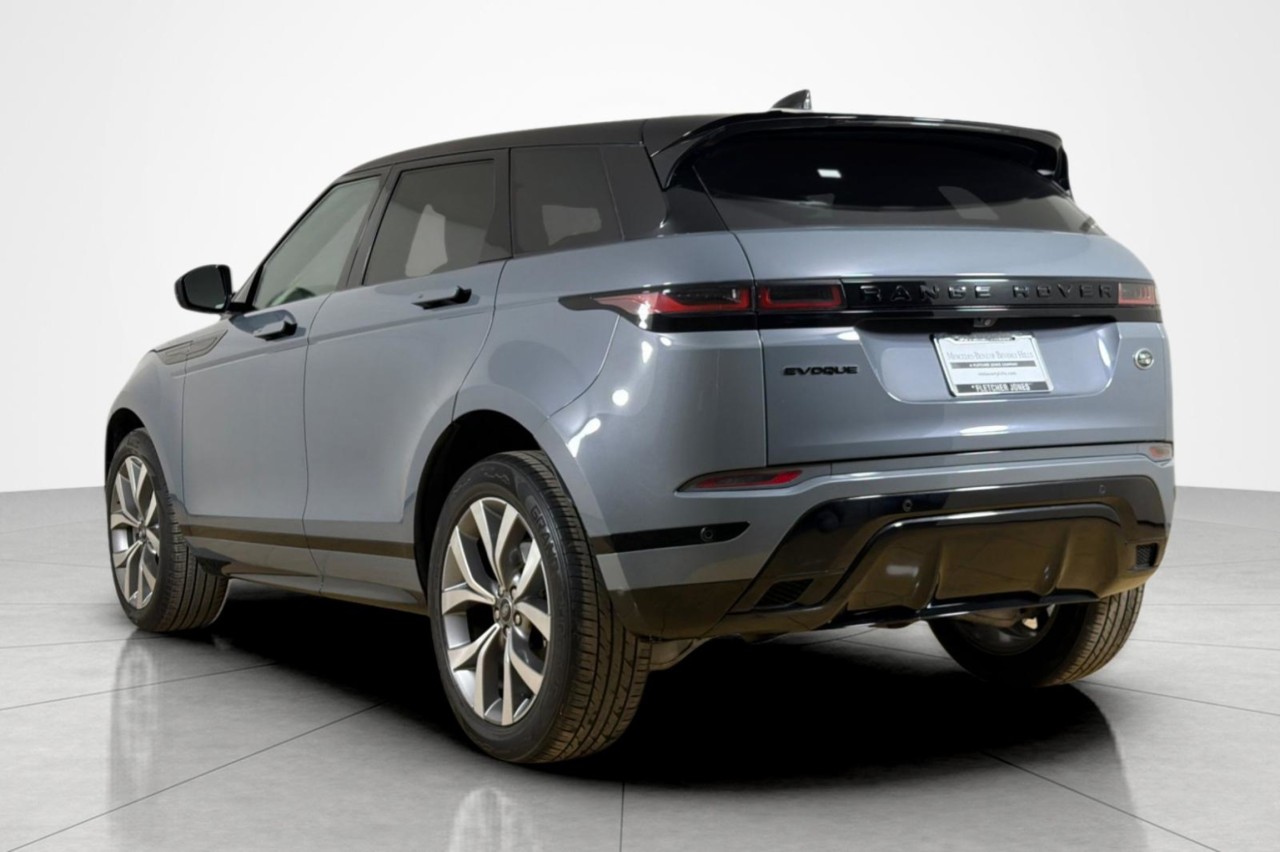 Used 2022 METALLIC GREEN Land Rover R-Dynamic SE image 3