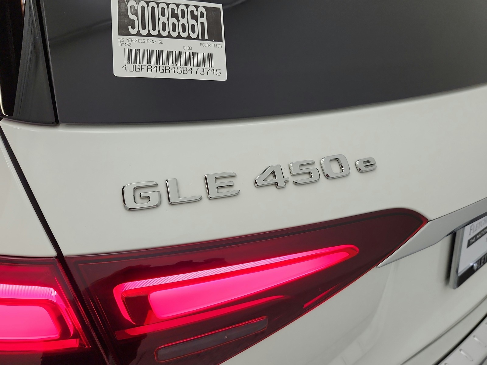 Used 2025 Polar White Mercedes-Benz GLE 450e 4MATIC® SUV image 30