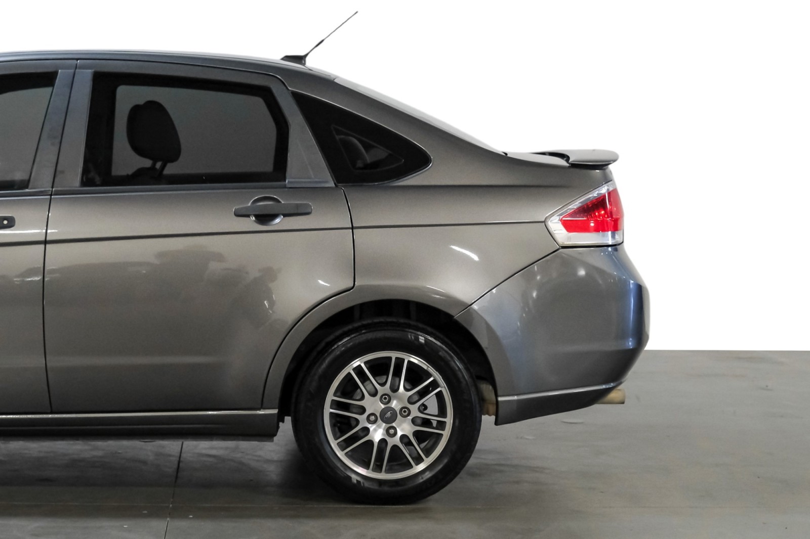 2010 Ford Focus SE 10