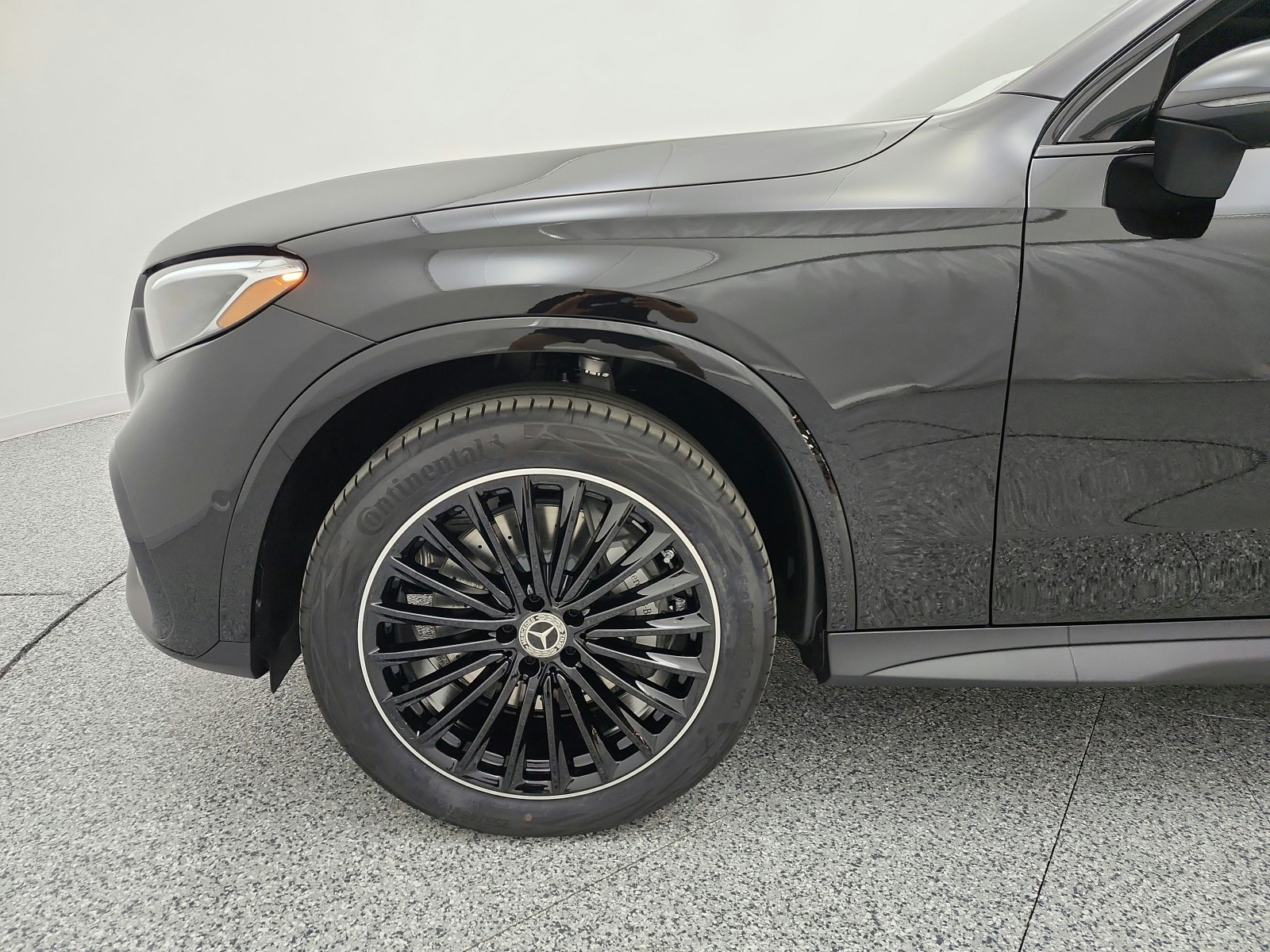 New 2027 Obsidian Black Metallic Mercedes-Benz GLC 300 SUV image 13