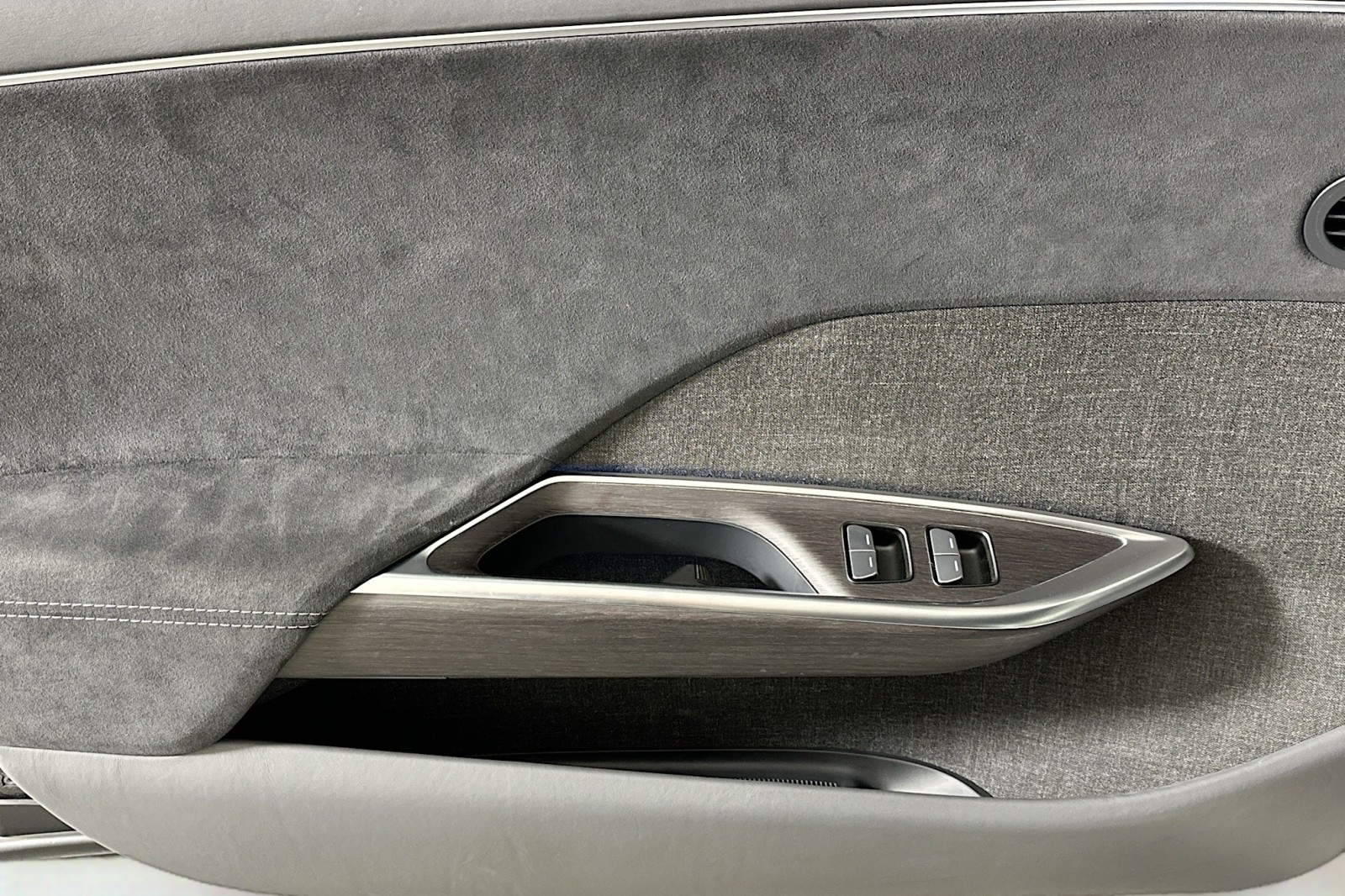 Used 2022 Infinite Black Lucid Grand Touring image 21