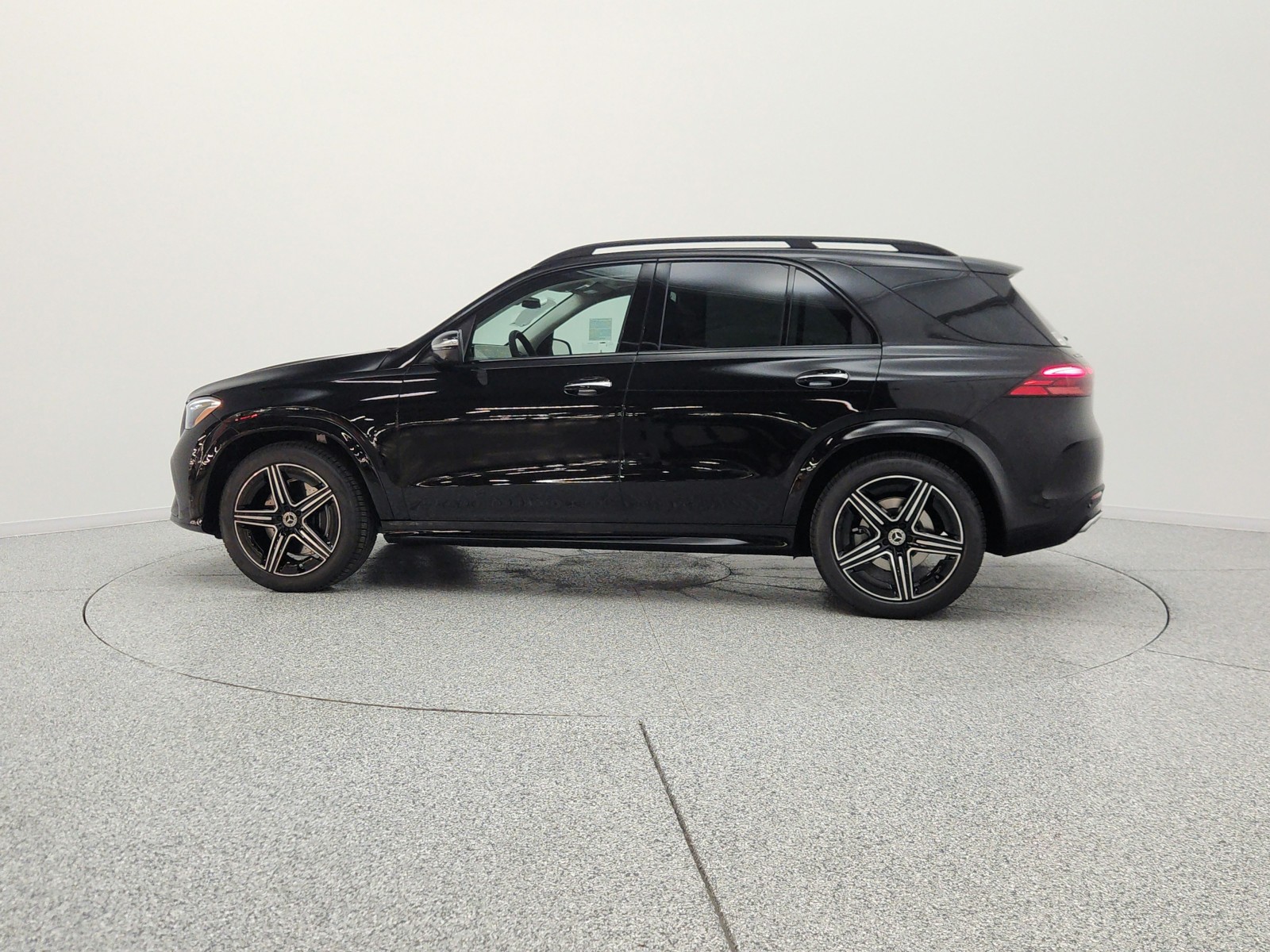 New 2026 Obsidian Black Metallic Mercedes-Benz GLE 450 4MATIC® SUV image 8