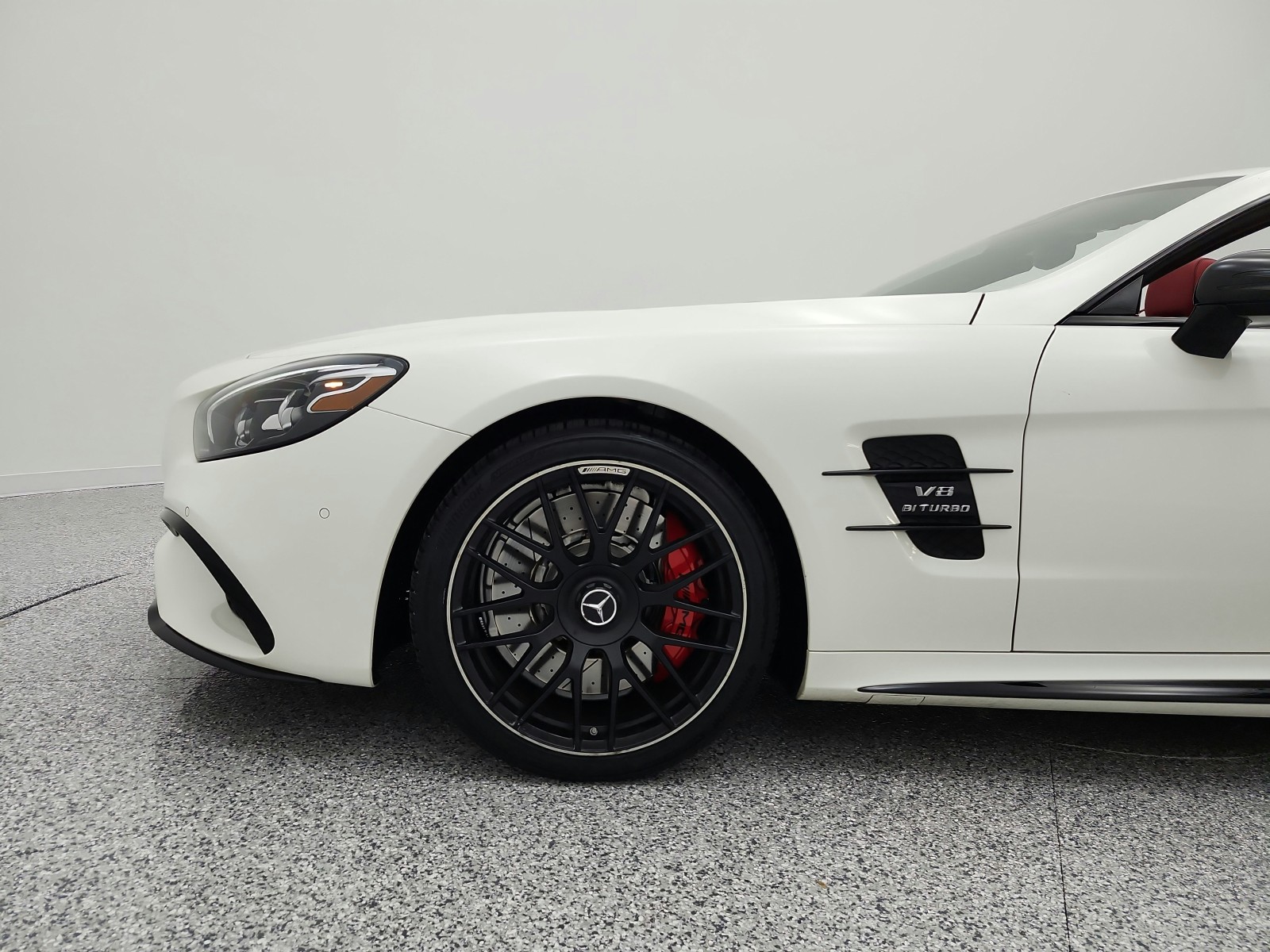 Used 2019 designo Diamond White Metallic Mercedes-Benz AMG® SL 63 Roadster image 23