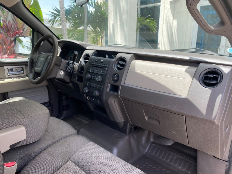 2010 Ford F-150 4 DR CREW XL LOW MILES 34,625 in , 