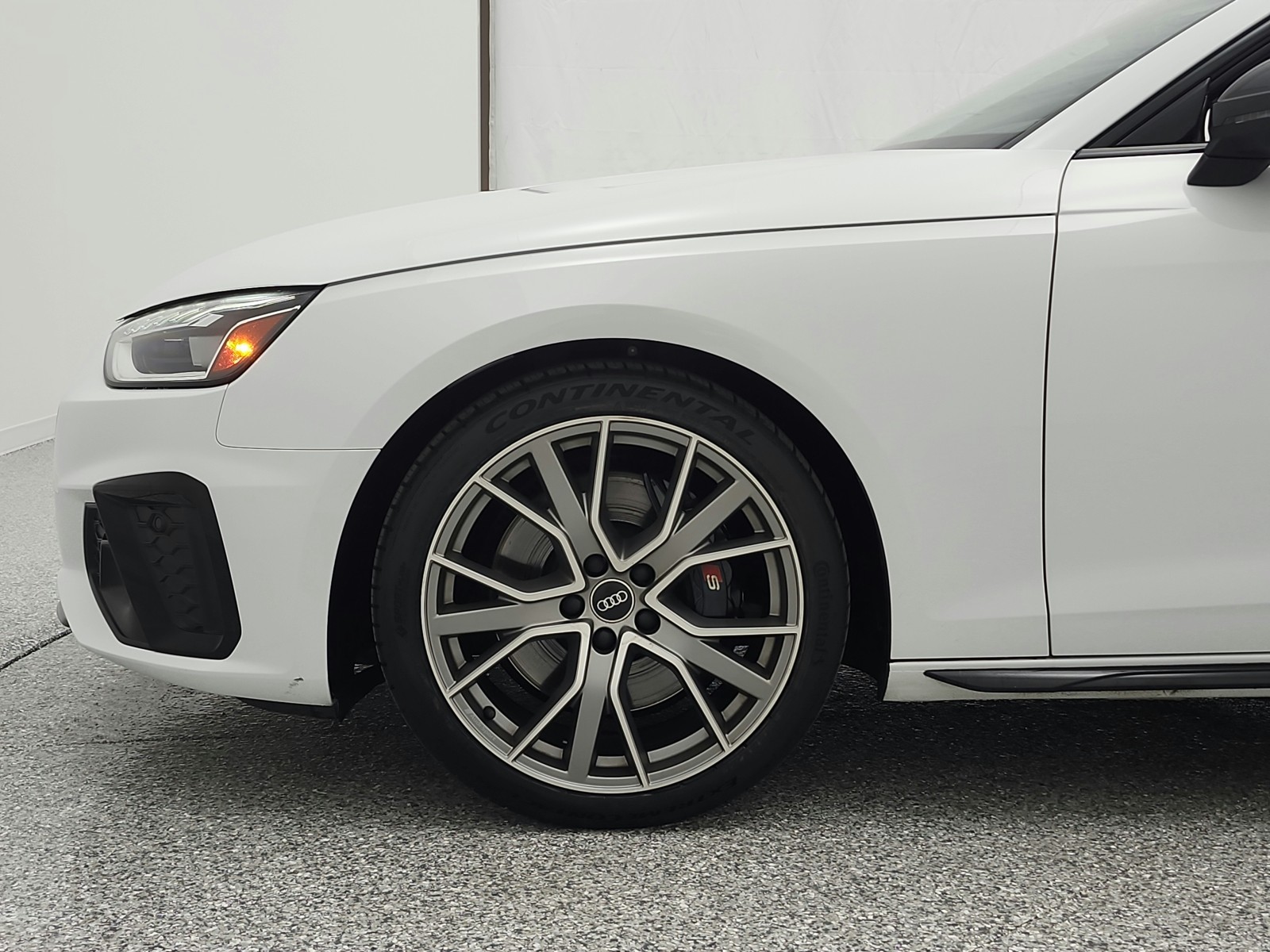 Used 2023 Glacier White Metallic Audi Premium Plus 3.0 TFSI quattro image 14