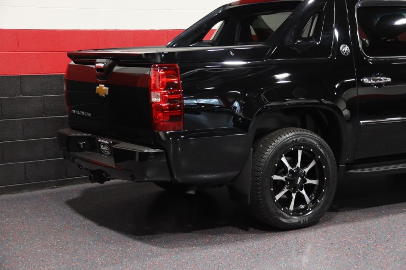 2013 Chevrolet Avalanche LTZ 4WD Black Diamond Edition 4dr Suv in , 