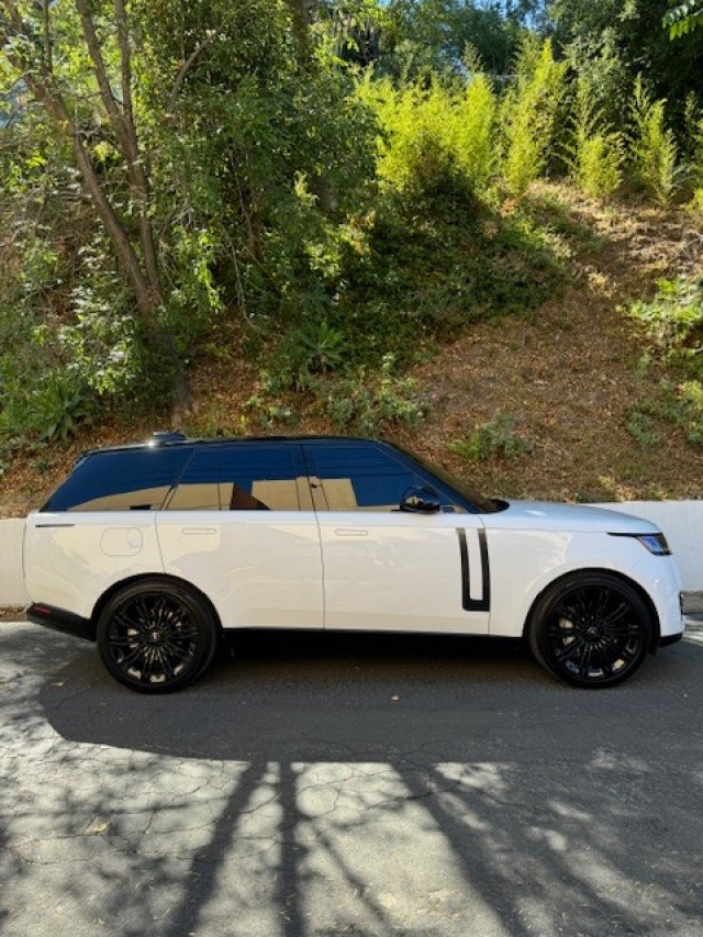 2023 Land Rover Range Rover SE 5